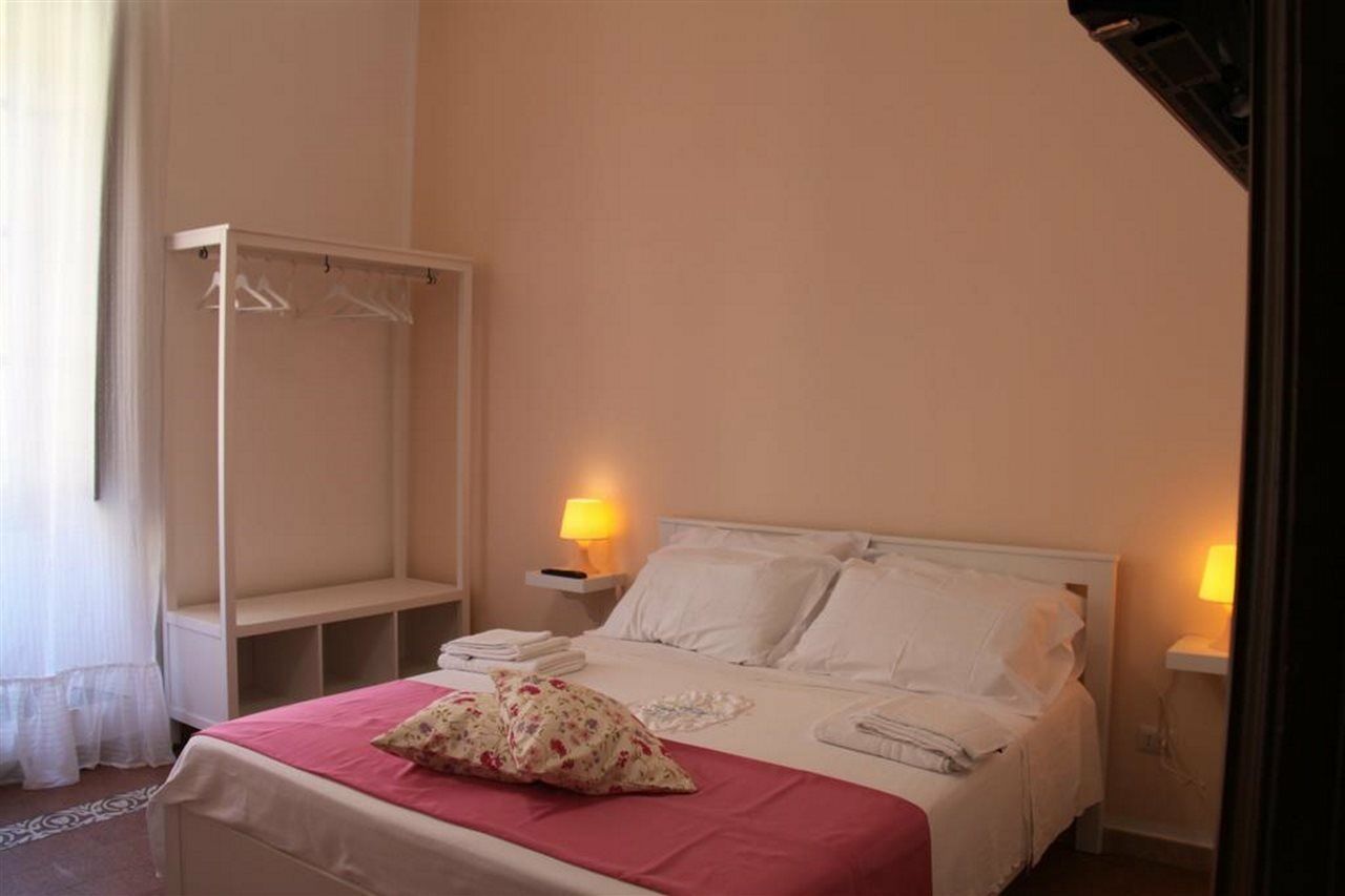 B&B Le Porte Di Napoli エクステリア 写真